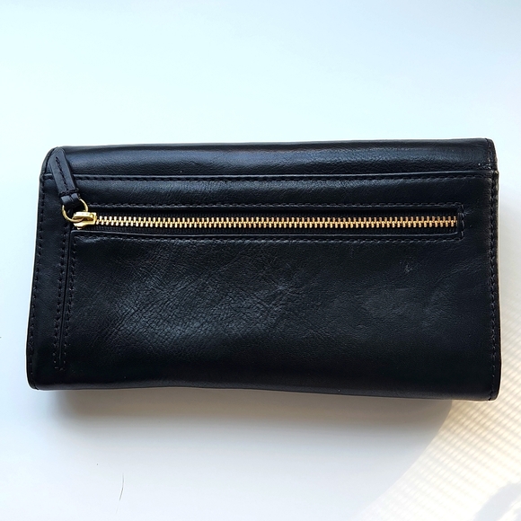 Fossil Women's Black Leather Wallet - Picture 7 of 9